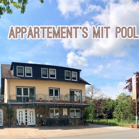 Residenz Moselzauber - Ferienwohnungen Mit Pool Landschaft エルンスト エクステリア 写真