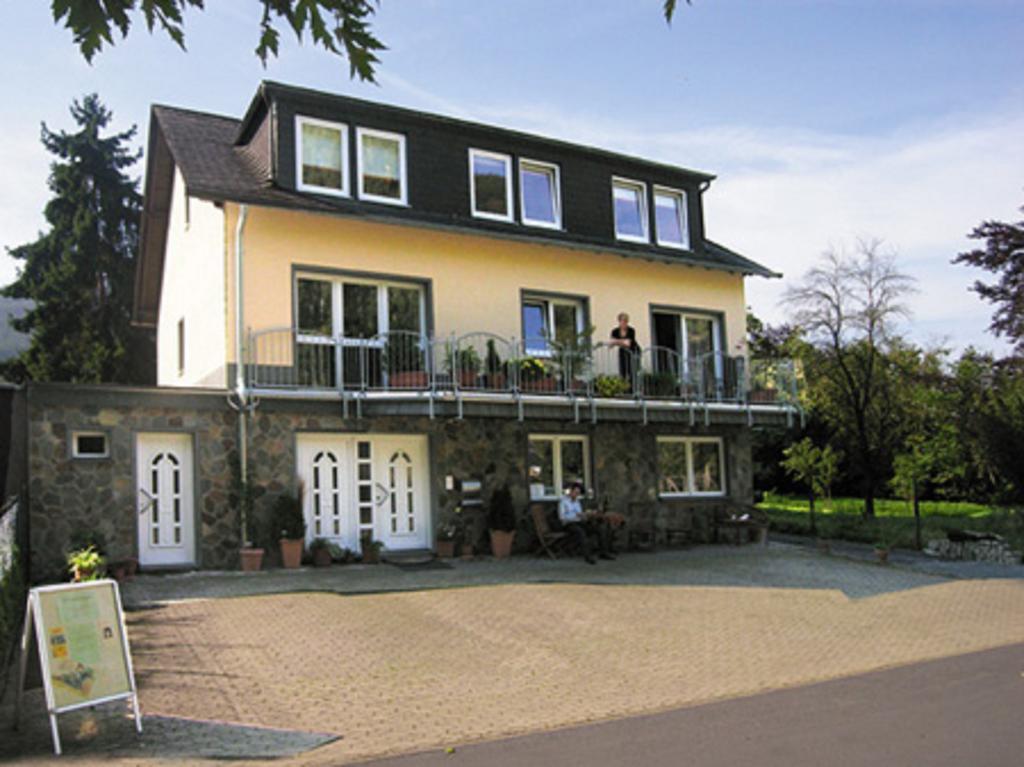 Residenz Moselzauber - Ferienwohnungen Mit Pool Landschaft エルンスト エクステリア 写真