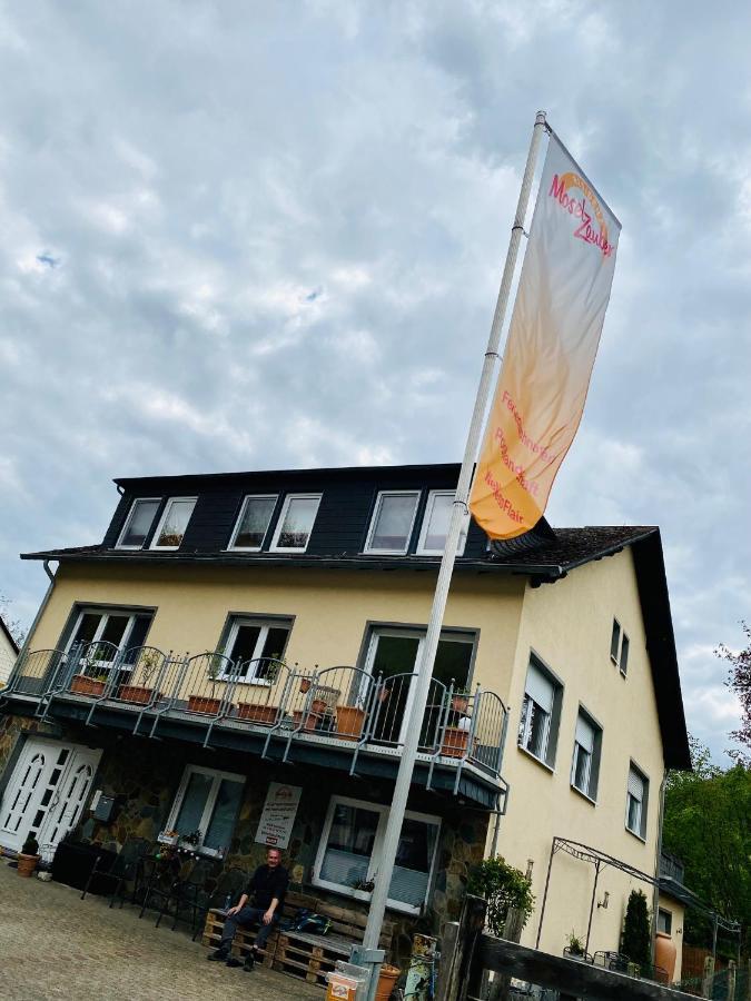 Residenz Moselzauber - Ferienwohnungen Mit Pool Landschaft エルンスト エクステリア 写真