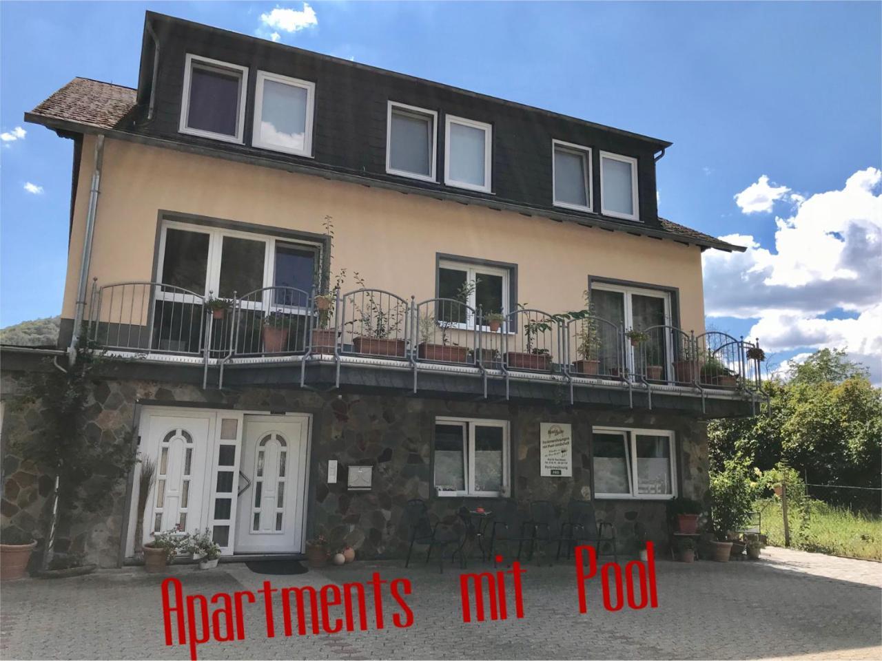 Residenz Moselzauber - Ferienwohnungen Mit Pool Landschaft エルンスト エクステリア 写真